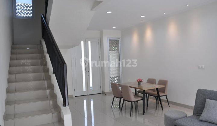 Rumah Cantik Full Furnished Siap Huni di Summarecon 1