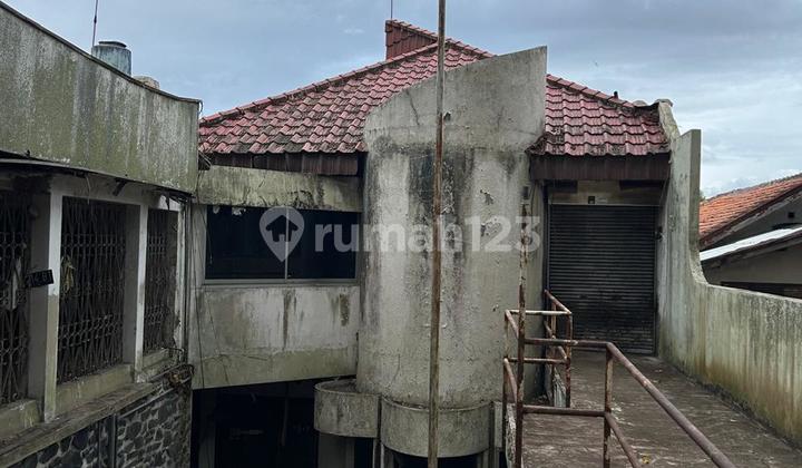 Rumah Hitung Tanah Lokasi Strategis di Jalan Cihampelas Rumah Hitung Tanah Lokasi Strategis di Jalan Cihampelas