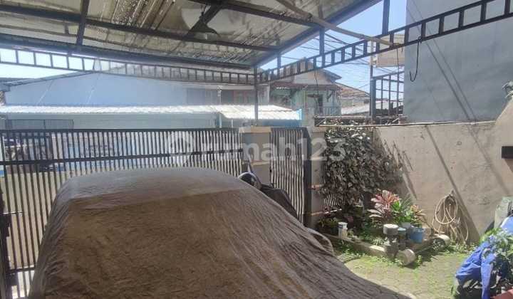 Minimalist House in the City Center Strategic Location at Pajajaran 2