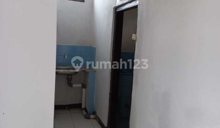 Strategic Asri House on Pasteur Wing, Mahmud Pamoyanan Street 2