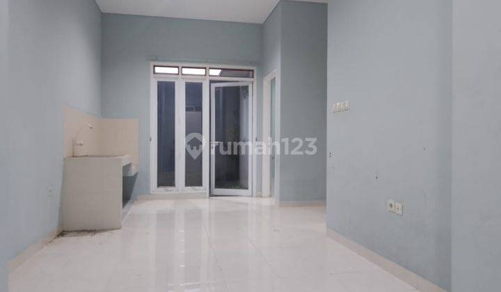 rumah jarang ada minimalis nyaman di komplek pondok hijau 1