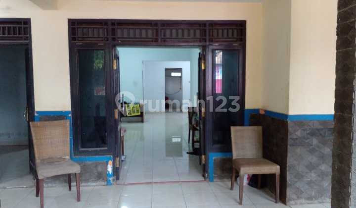 comfortable minimalist house located on Galunggung street