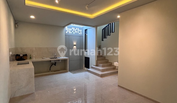 Rumah Minimalis di Kembar Baru Sayap Bkr 2