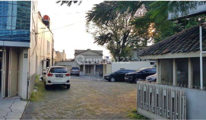 Rumah Gedung Ruang Usaha Lokasi di Mainroad Wastukencana 1