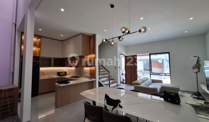 rumah nyaman minimalis di setraduta riverside