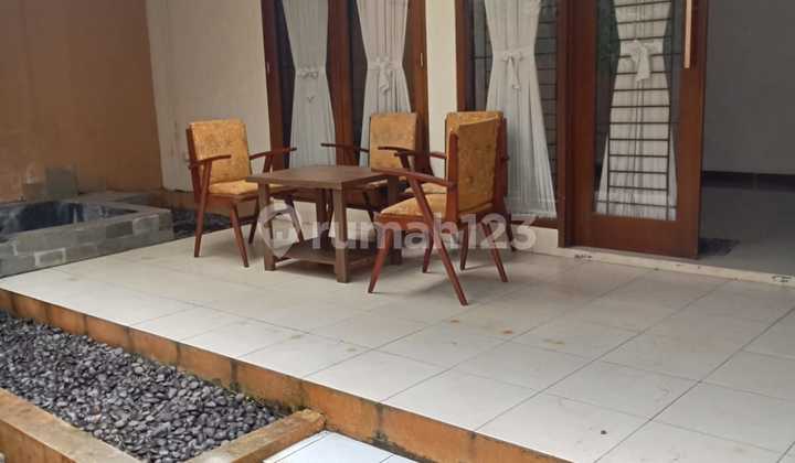 Rumah Modern Nyaman di Dalam Komplek Dekat Upi