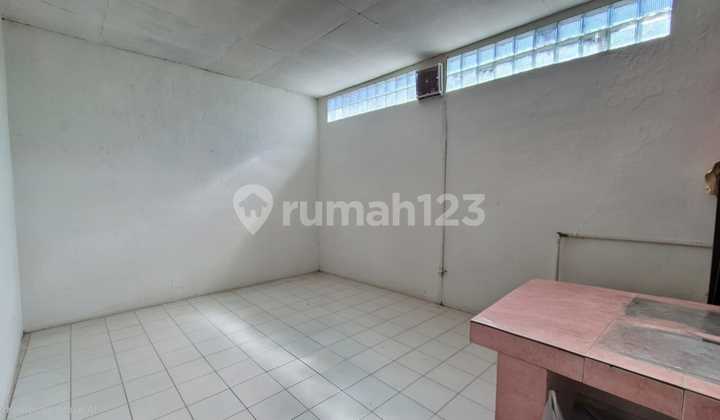 Comfortable Minimalist House in Taman Kopo Indah 2 2