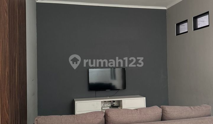 Rumah Sangat Terawat Nyaman di Batununggal