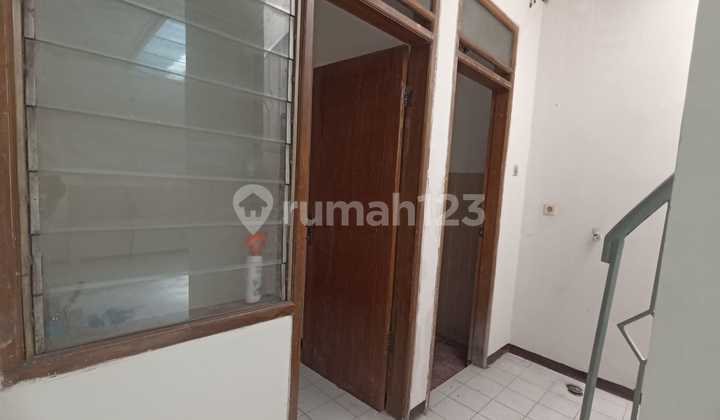 rumah modern nyaman lokasi di batununggal 2