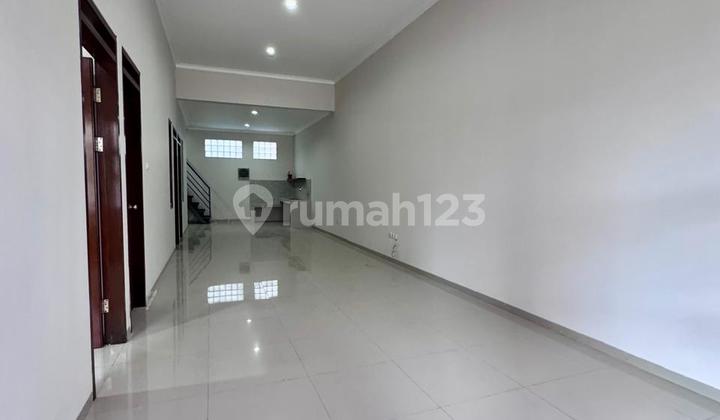 Minimalist House in Taman Kopo Indah 2 Near Pasar Segar 1