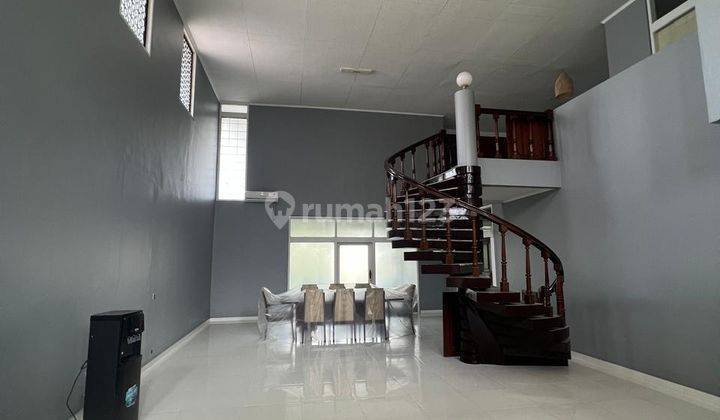 Rumah Cantik Lux Semi Furnished di Daerah Setra Sari 2