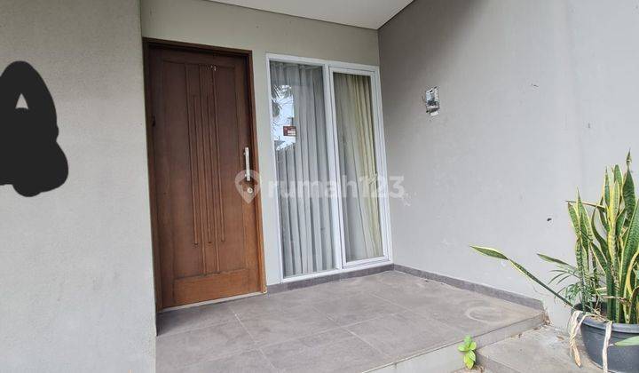 Rumah Minimalis Modern di Komplek Sarijadi  2