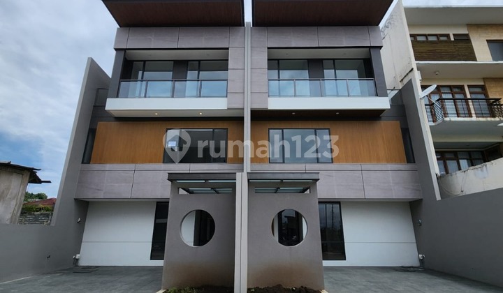 rumah minimalis nyaman 3 lantai lokasi di setra duta rumah minimalis nyaman 3 lantai lokasi di setra duta