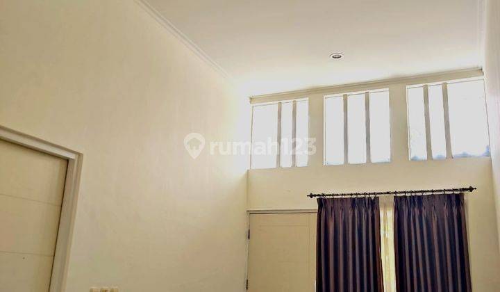 Rumah Minimalis Nyaman Baru Renov di Taman Kopo Indah V 2