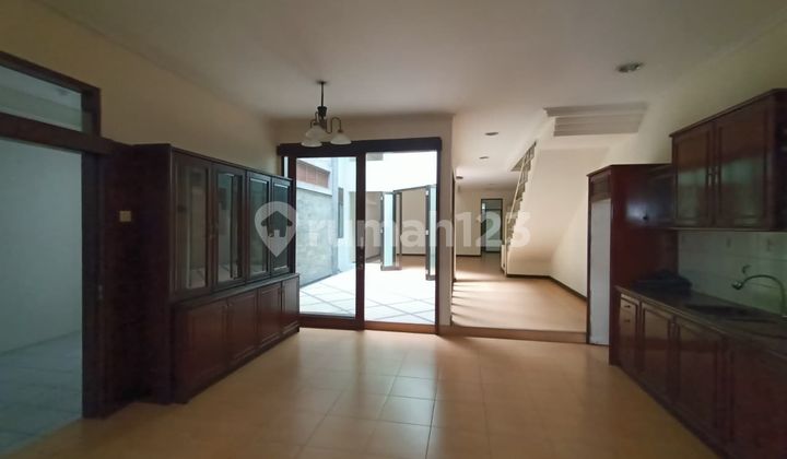 Rumah Nyaman Modern Lokasi di Sayap Pasteur Rumah Nyaman Modern Lokasi di Sayap Pasteur