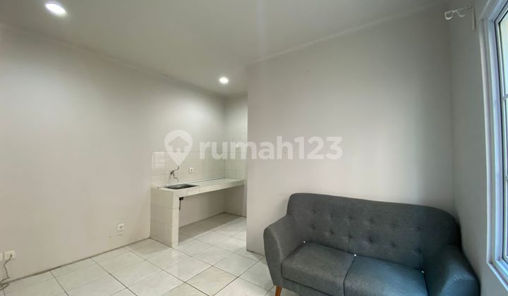 For Rent: Per Floor Boarding House in Vanya Park BSD