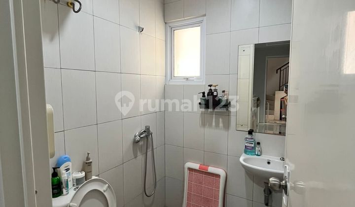 For Rent House Very Strategic Location At Vanya Park BSD