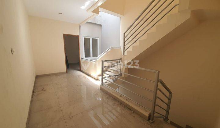 Rumah Muara Karang Jakarta Utara 10