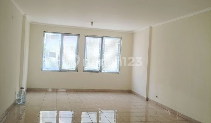 For Rent: 3-Story Shop House with a Warehouse at the Back. Kalideres, West Jakarta. 2