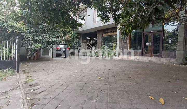 DI KAN BANGUNAN GEDUNG EX GALLERY DI JALAN UTAMA RAYA CANGGU PERERENAN 1