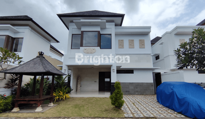 LUXURY VILLA WITH RICE FIELD VIEW IN THE CENTER OF DENPASAR CITY 1