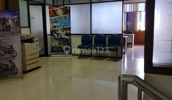 Showroom aktif di Soekarno Hatta cocok buat usaha, kantor  4