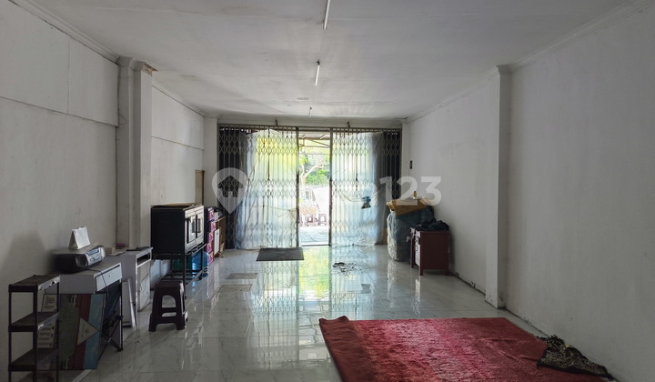 Shop House on Jl A Yani Suitable for Office and Business For Sale by Auction 2