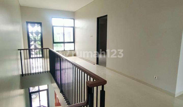 Rumah Baru Gress Siap Huni di Kawasan Premium Singgasana 2