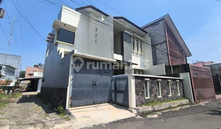 Rumah Bagus Pusat Kota Sayap Lodaya Dijual Lelang