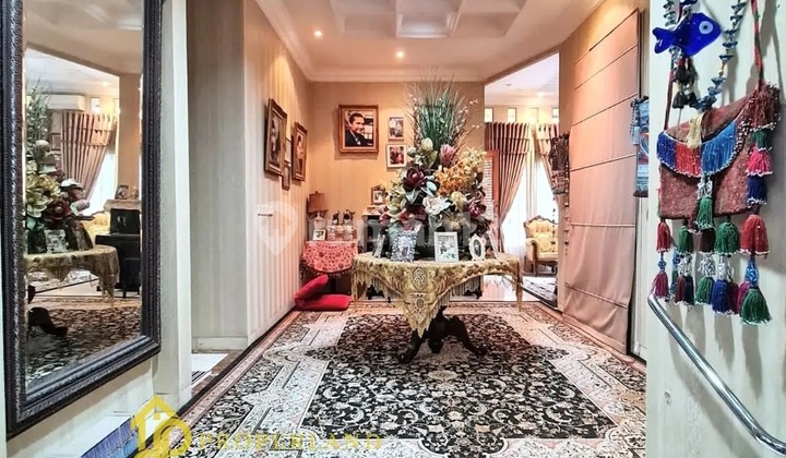 Dijual murah rumah bagus dengan taman luas at Simprug Garden Jaksel 6