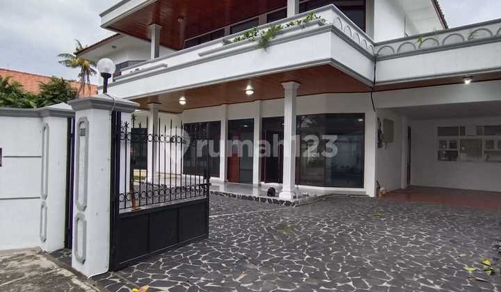 Disewakan Rumah Bagus Cocok untuk Hunian atau Kantor At Kemang Jakarta Selatan 2