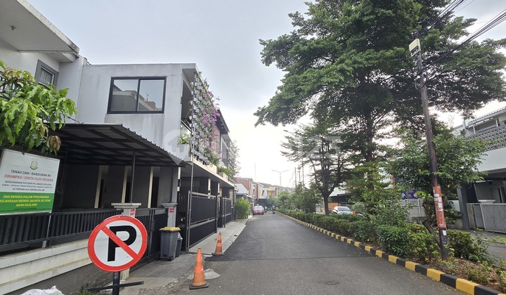 Di Jual Rumah.2 Lantai.dengan Cara Lelang Negara Dengan Cara Pembayaran.chas Leras Dan.apa Adanya di Jl. Taman Buah Boulevard no. 20, Larangan Utara, Larangan, Kota Tangerang, Banten, Indonesia, Larangan 2