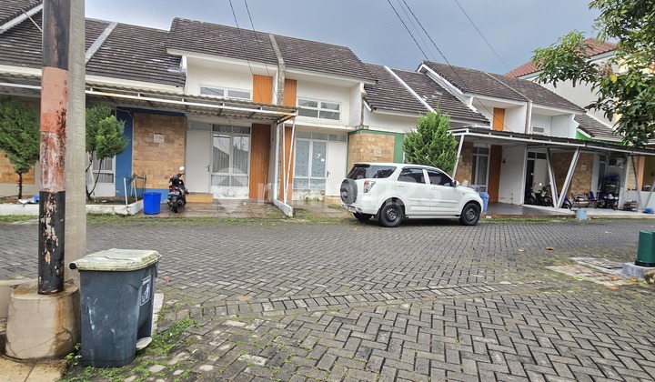 For Sale. 1-Story House Sold by Government Auction As-Is with Cash Payment in Cluster Flora, Aryana Karawaci Housing, Suka Bakti, Curug, Tangerang, Banten, Indonesia, 15810, Sukabakti For Sale. 1-Story House Sold by Government Auction As-Is with Cash Payment in Cluster Flora, Aryana Karawaci Housing, Suka Bakti, Curug, Tangerang, Banten, Indonesia, 15810, Sukabakti