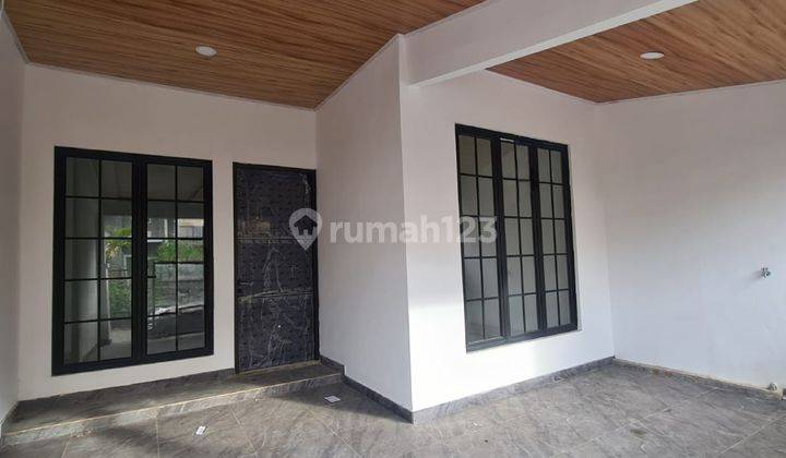 Dijual Cepat Rumah di Taman Harapan Baru, Kota Harapan Indah 1