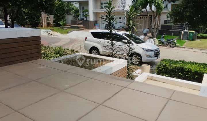 Dijual Rumah Mewah Crown Golf Pik Hoek Dan View Danau Lingkungan Elite 2