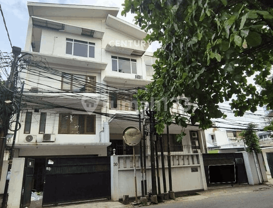 Ready-to-Use Office with a Strategic Location on the Side of Cipete Road