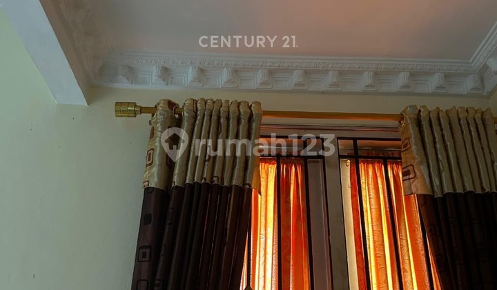 Rumah 2 Lantai Dekat Fasilitas Umum di Metland Menteng Cakung 2