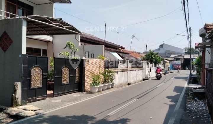 Rumah 2 Lantai dengan Semi Furnished Siap Huni di Cilincing