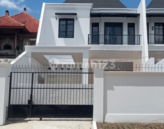 Beautiful Strategic Safe Comfortable House in Duren Sawit, East Jakarta 1