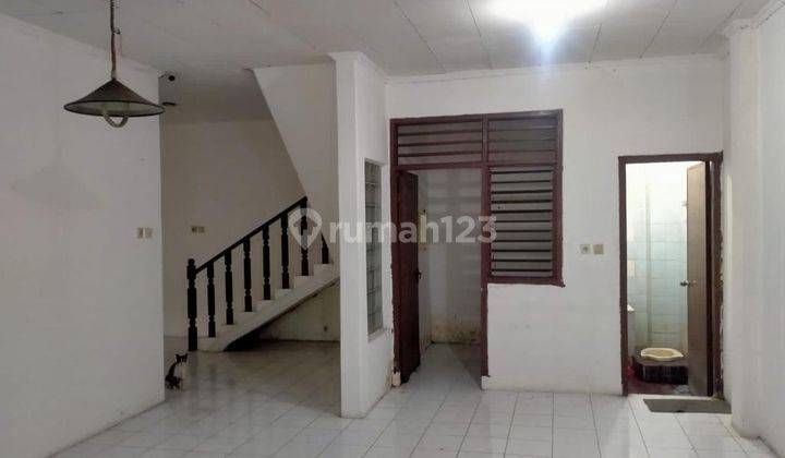 Disewa Rumah Cantik Posisi Hoek Depan Taman Pluit Karang Jakarta Utara 2