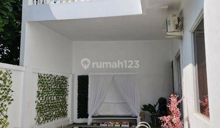 Rumah Mewah Dengan Kolam Renang Aman Dan Modern di Cibubur 2