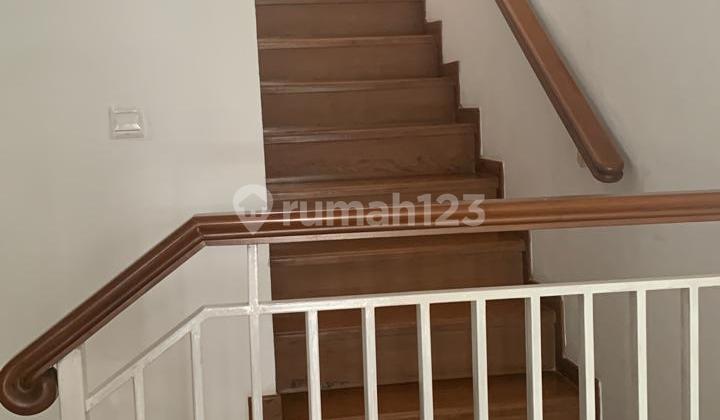 Rumah Full Furnish Tinggal Bawa Koper di Perumahan Green Court Lake Jakarta Barat 2