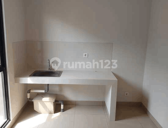2-Story Brand New Cluster Regia House, Summarecon Crown ******** 2