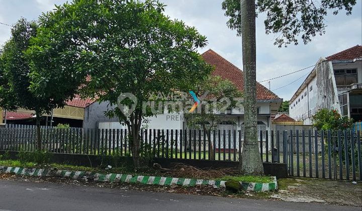 Well-Maintained Dutch Colonial House In The Heart Of Strategic Malang City 2