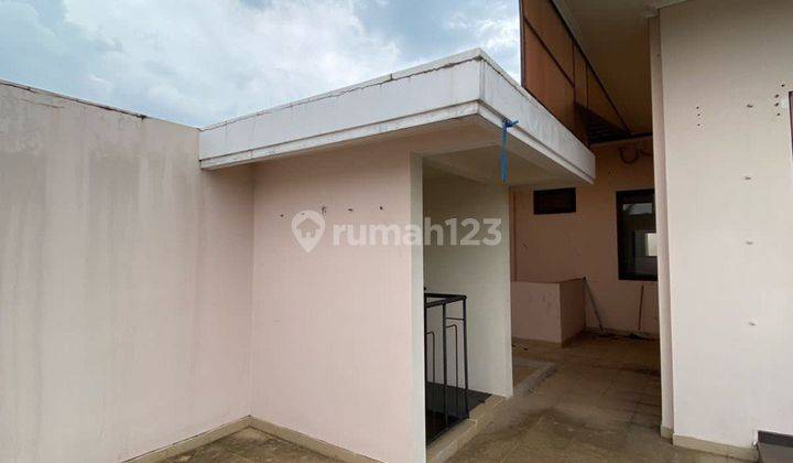 Disewakan Dijual Rumah Mewah 2 Lantai Luas 250m2 Araya Malang 7