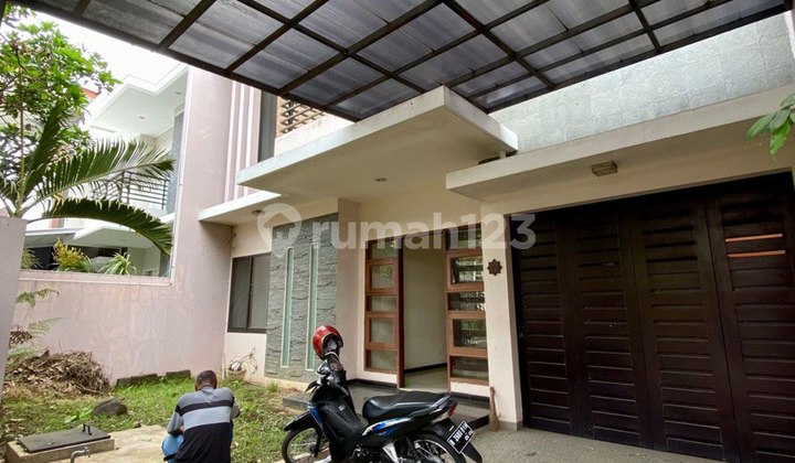 Disewakan Dijual Rumah Mewah 2 Lantai Luas 250m2 Araya Malang 18