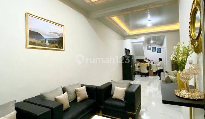 Rumah Mewah Full Furnish Plus Rooftop Di Area Elite Araya Malang 2