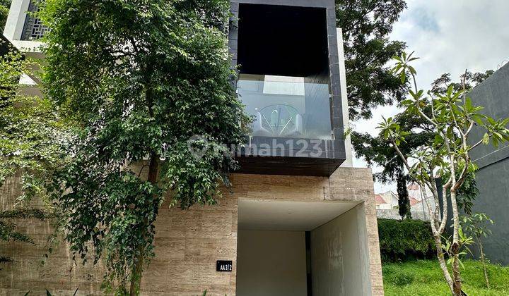 Rumah Modern Full Furnish Di Area Elite Puncak Tidar Malang 2