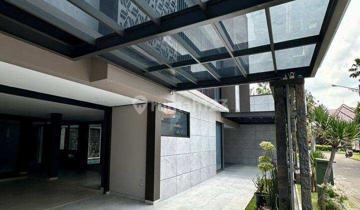 Rumah Mewah Modern Plus Kolam Renang Di Area Elite Istana Dieng 2