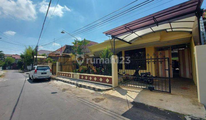 Harga Murah Rumah Luas Terawat Siap Huni Di Area Elite Tidar 1